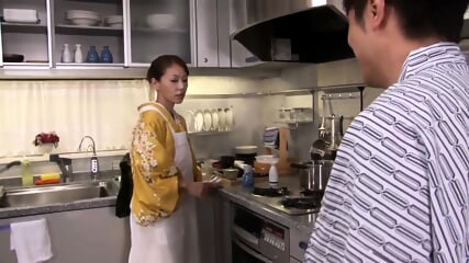 Beautiful and Gorgeous Body Widow devoted herself to a hot spring inn - Sanae Aso - 113:52 video - from Eporner