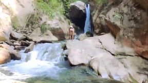 Lilyan una sexy latina en el r&iacute_o, desnuda y muy caliente - HD - 2:27 video - from XVideos