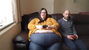 SSBBW gaming with belly play - HD - 6:17 video - from xHamster