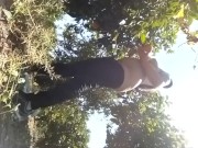 Se desnuda en público por la calle cogiendo naranjas - SD - 1:16 video - from RedTube