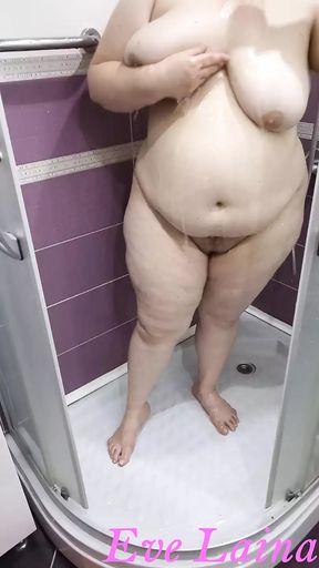 A lush MILF Eve Laina bathes before sex, with a young buddy. - HD - 7:36 video - from xHamster