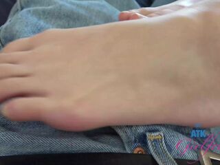 Amateur Oriental Kimmy Kimm POV hand job and close up of her face during rug munch and climax - HD - 11:42 video - from Lesbian8