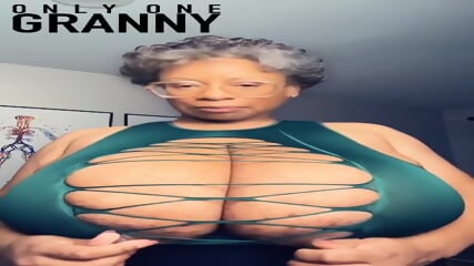 Big Tits Granny - 0:43 video - from Eporner