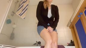 Office woman - Toilet Fetish - Pee peeing - SD - 5:00 video - from Clips4sale