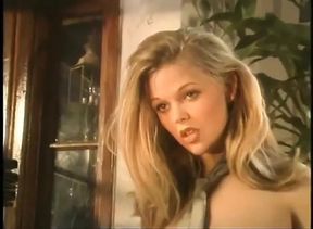 Stunning Blonde Floozie with Dollface Wants Her Muscular Lover Drills Her on the Kitchen - 7:07 video - from xHamster