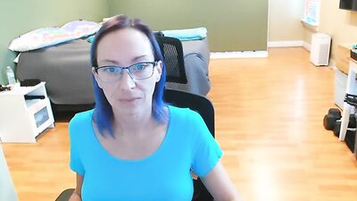 Busty mature flashes her boobs in front of the cam - HD - 81:17 video - from MomVids