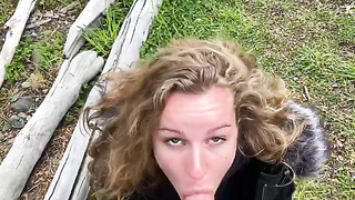 Je veux baiser alors mon homme m’attrape et me rempli en face du glacier - HD - 8:34 video - from PornDR