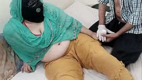 Widow saas ki moti gand k andar damaad ka bara lund, anal fucking kar k indian Sasu ki hairy ass khol di - HD - 18:08 video - from xnxxGold