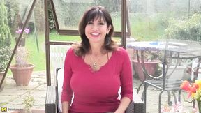 Gorgeous mature mother with hungry pussy - HD - 6:15 video - from xHamster