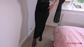 Lara Latex shows of the goods - HD - 3:00 video - from Fapplr