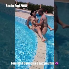 ladymuffin e tommy fanno sesso in piscina davanti a tutti 1°parte - HD - 11:59 video - from Pornzona