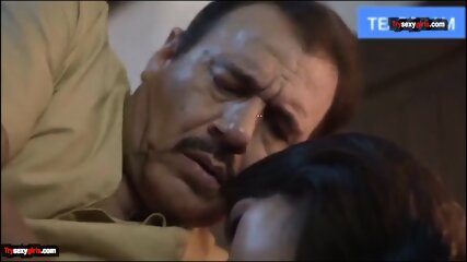 Bahu ko sasur ne choda jabki Pati Nokarni ke sath sex kar rha tha - 17:43 video - from Eporner