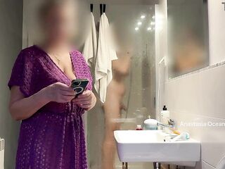 3 of us in the bath. That guy's jerking in shower front of my step Mommy. Family use. Voyeur. - HD - 9:02 video - from BigTitsLust