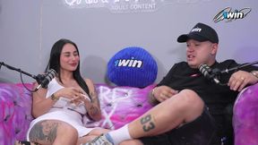 Jenifer Play And Sara Blonde - Podcast Se Sale De Control Y Me Masturbo El Culo Con Juguete Anal (preguntas Incomodas)xxx - HD - 22:58 video - from AbMilf