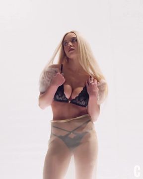 Busty blonde model Sydney Sweeney in lingerie - HD - 0:07 video - from F4pz