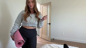 After massaging I fucked my hot busty stepmom cause I saw her big ass - HD - 19:12 video - featuring Skylar Snow - from XGroovy