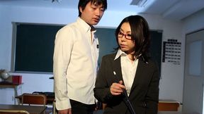 Horny Japanese teacher Minami Kitagawa blows her students ha - HD - 7:50 video - from SexPlex