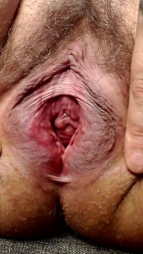 Closeup Pussyhole Big Labia Lips Clit - HD - 0:39 video - from FapHouse