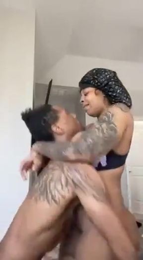 Curvy ebony babe gets lifted and carried - HD - 1:00 video - from S3xd